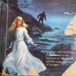 Women Fleeing from Dark Castles : Stranger On A Cliff by Josephine Bell